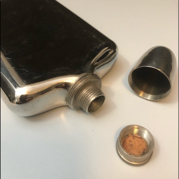 Vintage antique EUC metal flask embossed Japan map - Picture 3 of 17